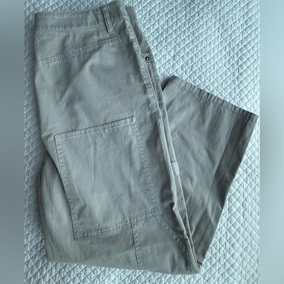 Tibi Garment Dyed Silky Cotton Cropped Slouchy Cargo Jean in Gray SZ 27 - Picture 13 of 16